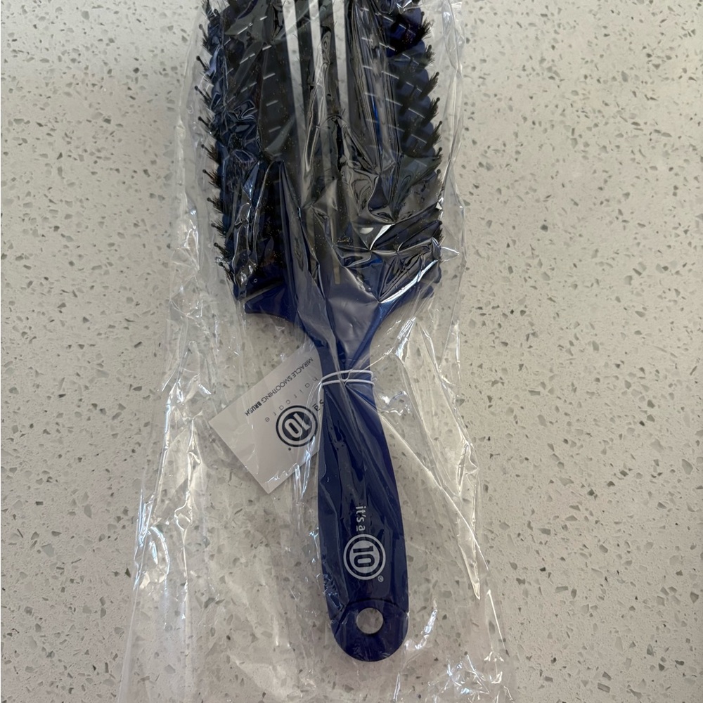 It’s A 10 Blue Hair Brush